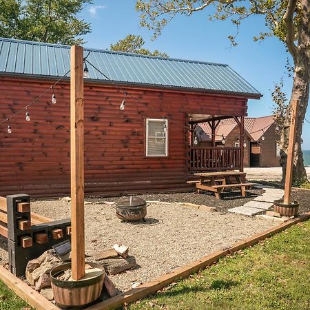 Charming Lakeview Cabin Near Geneva-On-The-Lake! Ashtabula Eksteriør bilde