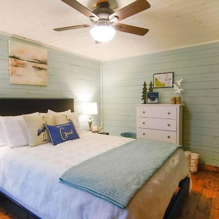 Charming Lakeview Cabin Near Geneva-On-The-Lake! Ashtabula Eksteriør bilde