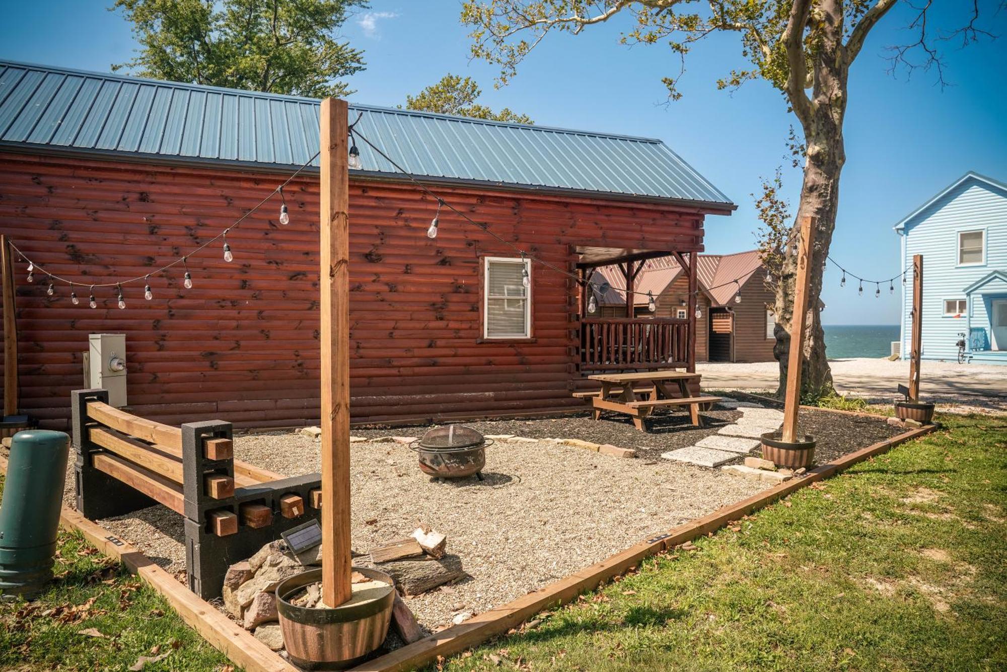 Charming Lakeview Cabin Near Geneva-On-The-Lake! Ashtabula Eksteriør bilde
