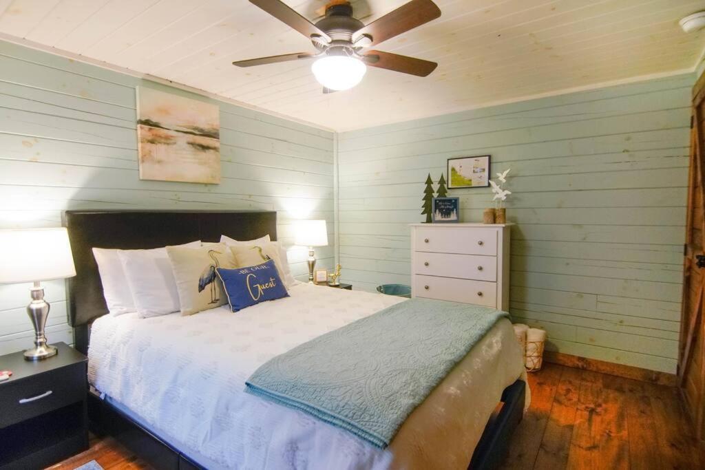 Charming Lakeview Cabin Near Geneva-On-The-Lake! Ashtabula Eksteriør bilde