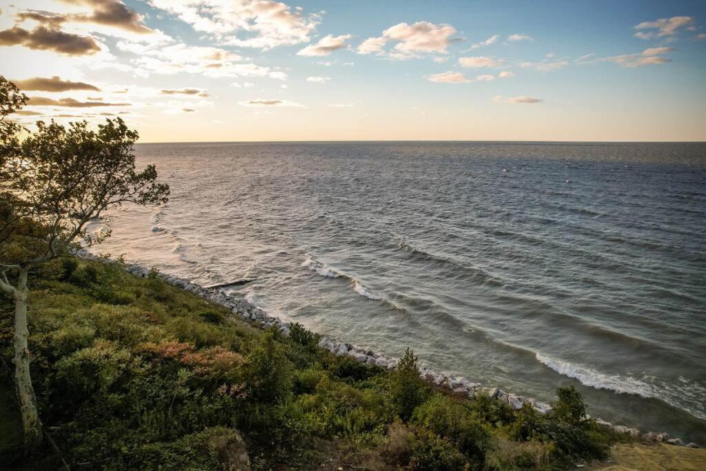 Charming Lakeview Cabin Near Geneva-On-The-Lake! Ashtabula Eksteriør bilde