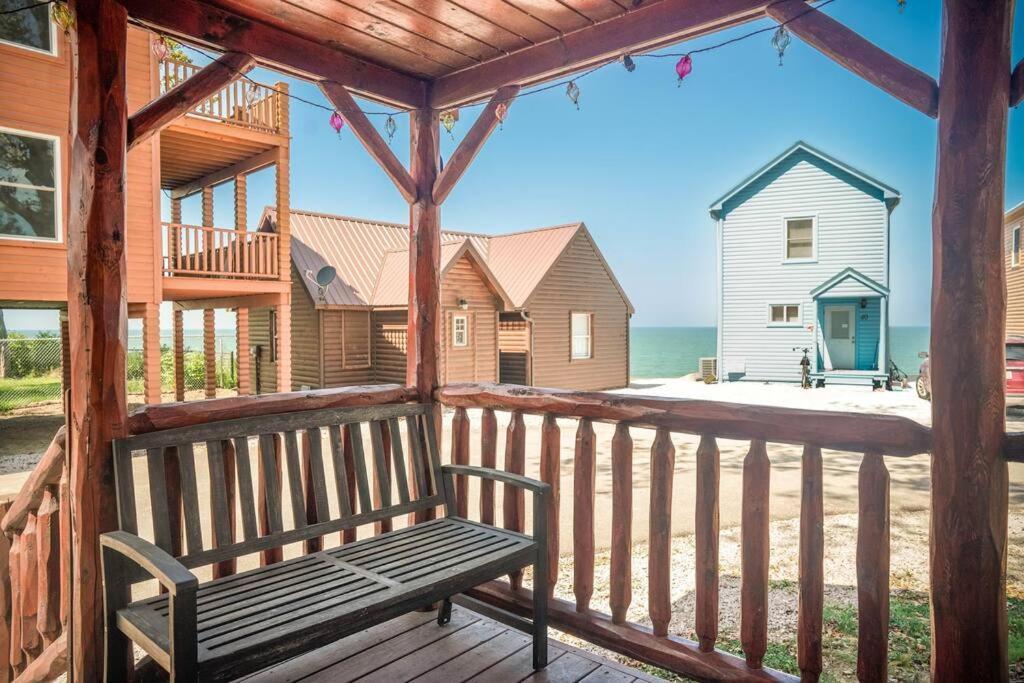 Charming Lakeview Cabin Near Geneva-On-The-Lake! Ashtabula Eksteriør bilde