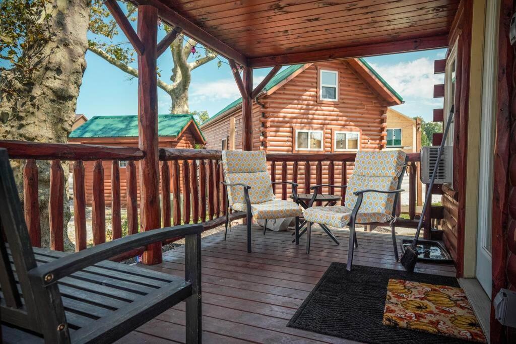 Charming Lakeview Cabin Near Geneva-On-The-Lake! Ashtabula Eksteriør bilde