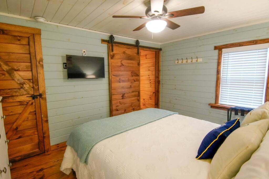 Charming Lakeview Cabin Near Geneva-On-The-Lake! Ashtabula Eksteriør bilde