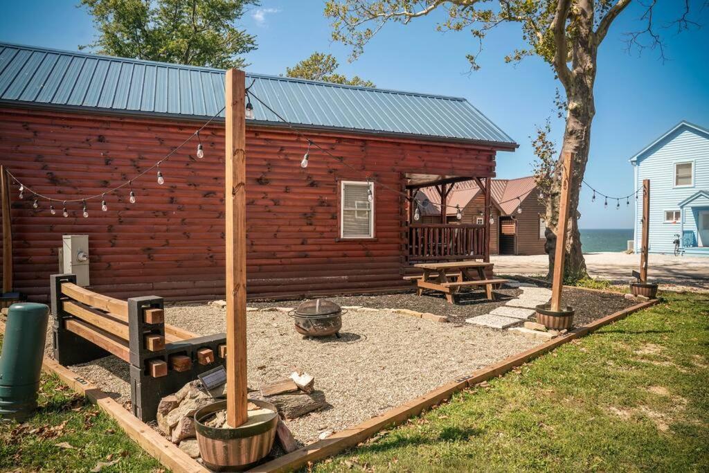 Charming Lakeview Cabin Near Geneva-On-The-Lake! Ashtabula Eksteriør bilde