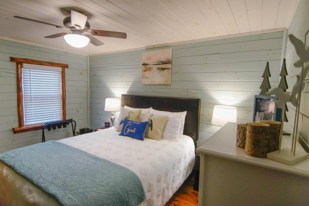 Charming Lakeview Cabin Near Geneva-On-The-Lake! Ashtabula Eksteriør bilde