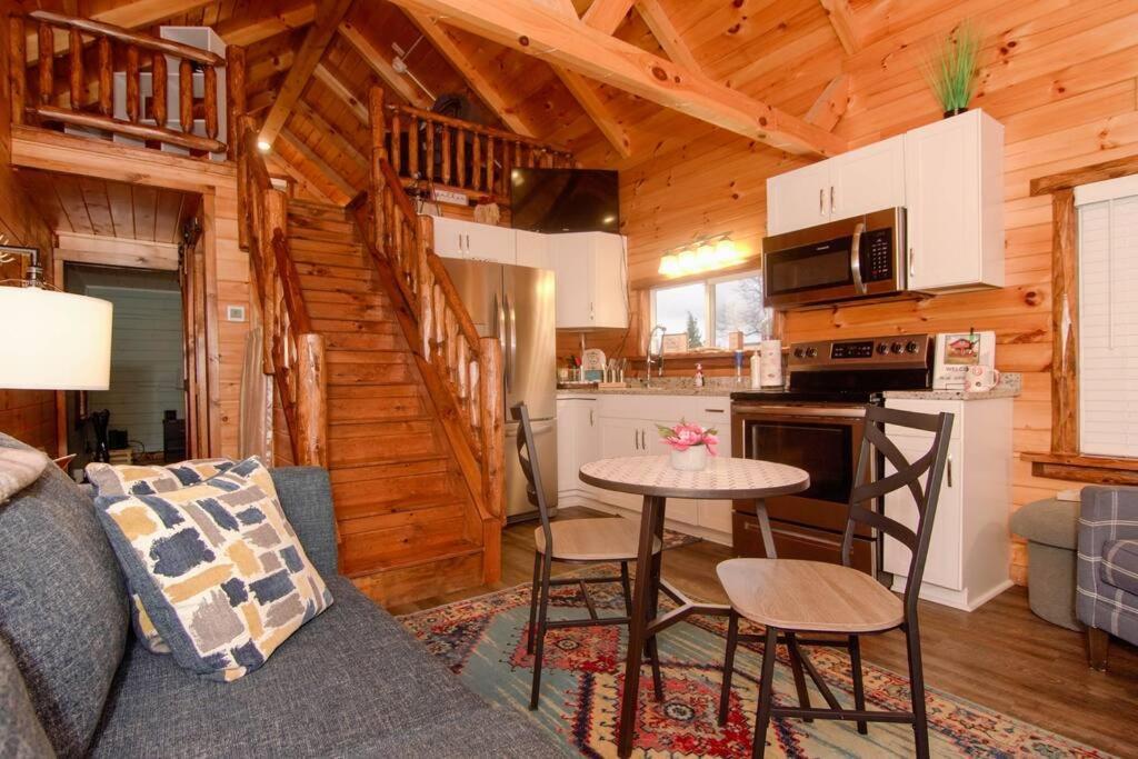 Charming Lakeview Cabin Near Geneva-On-The-Lake! Ashtabula Eksteriør bilde