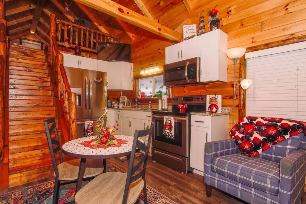 Charming Lakeview Cabin Near Geneva-On-The-Lake! Ashtabula Eksteriør bilde