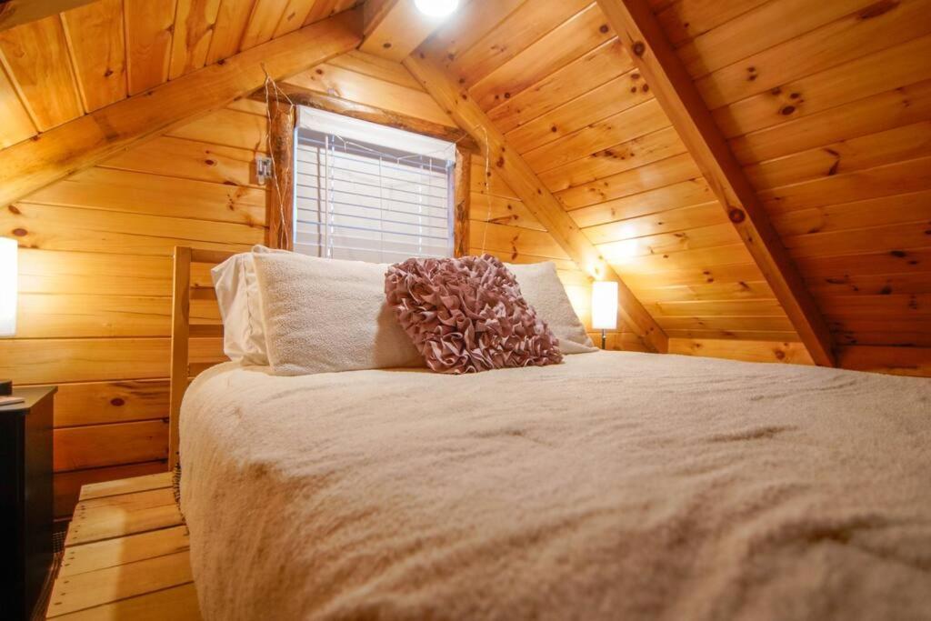 Charming Lakeview Cabin Near Geneva-On-The-Lake! Ashtabula Eksteriør bilde