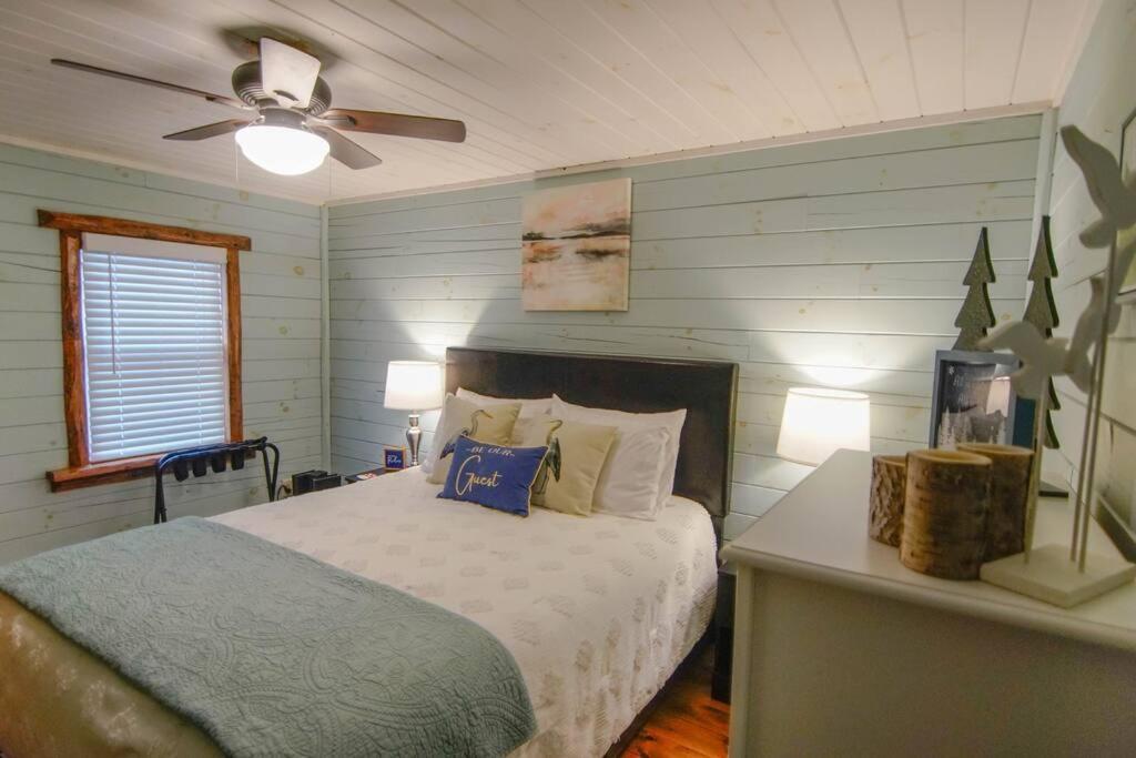 Charming Lakeview Cabin Near Geneva-On-The-Lake! Ashtabula Eksteriør bilde