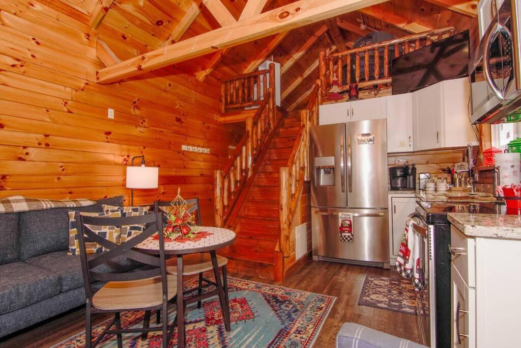 Charming Lakeview Cabin Near Geneva-On-The-Lake! Ashtabula Eksteriør bilde